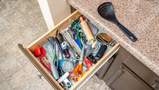 Tele a kamra? Rendetlen a fiók? Ezt üzeni a lelked a konyhádon keresztül