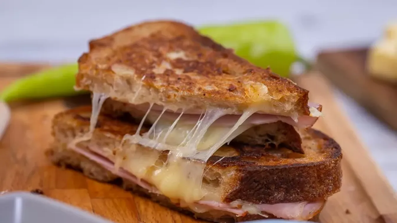 Serpenyős melegszendvics