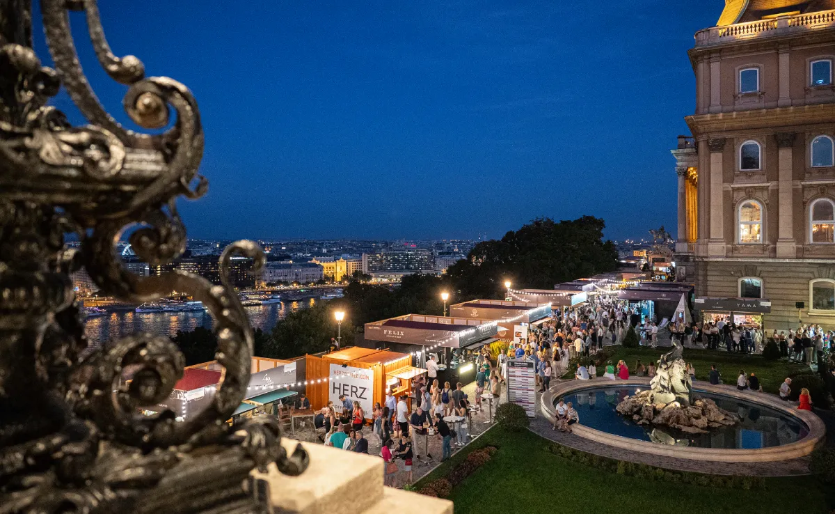Bor, zene, panoráma – a Budavári Palota ismét Magyarország legszebb nyárbúcsúztató helyszínévé válik a Budapest Borfesztiválon