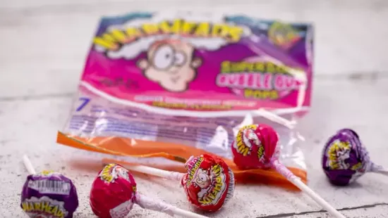 Leteszteltük a szuper savanyú nyalókát