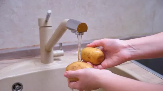 Ha ilyen elváltozást látsz a krumplin, ne fogyaszd el!