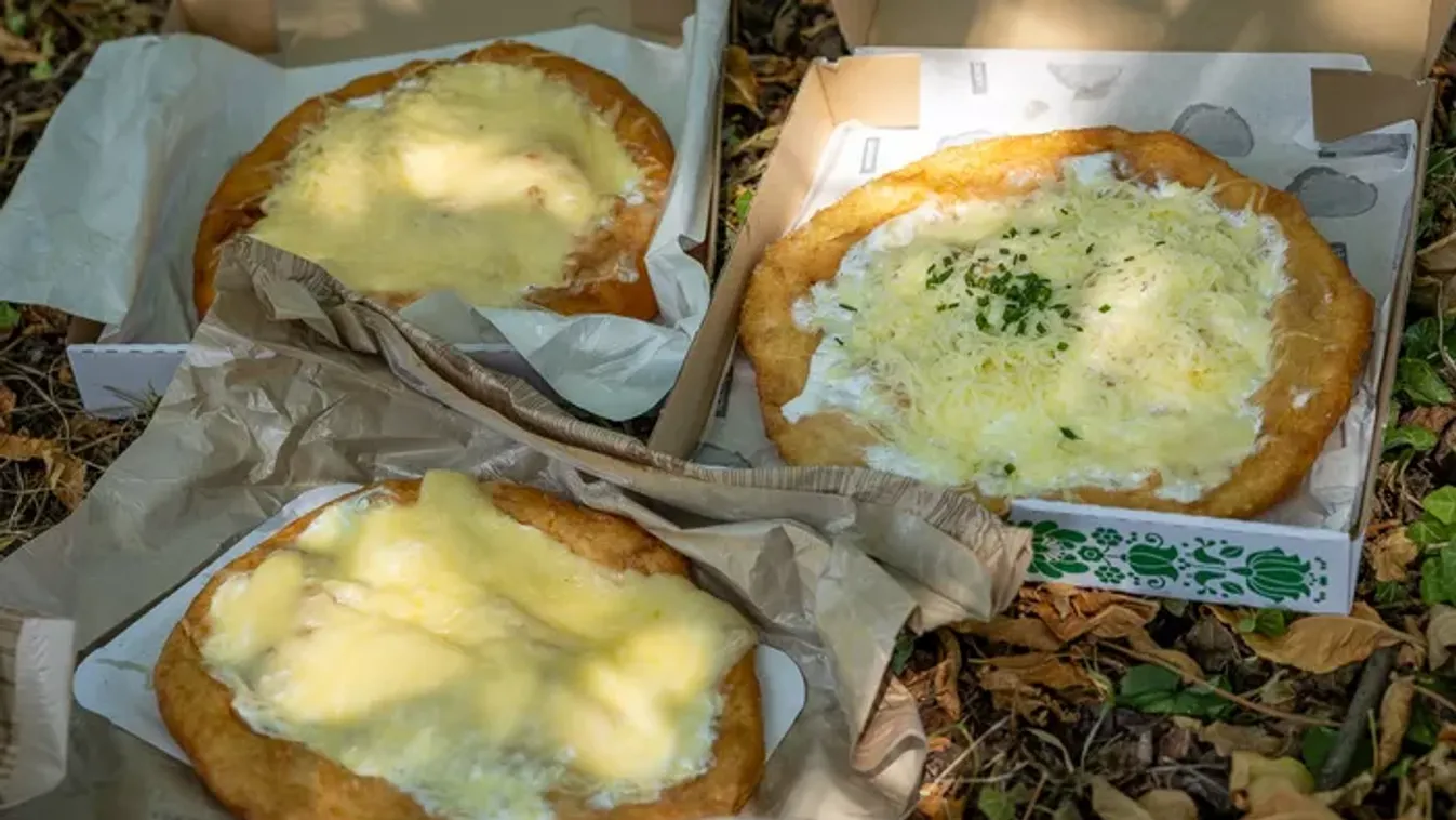 Rendeltünk három lángost, de arra, ami a dobozban volt, mi sem számítottunk