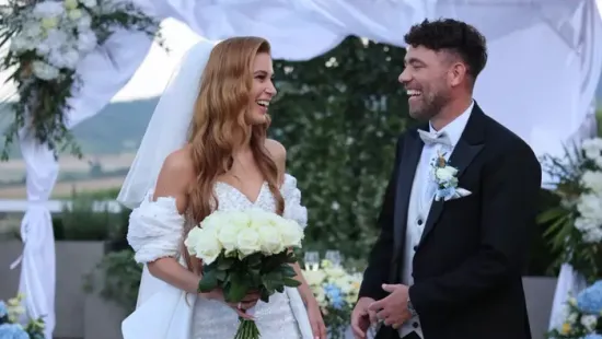 Ilyen ínyencséget küldött a kolbászkirály Krauszék esküvőjére