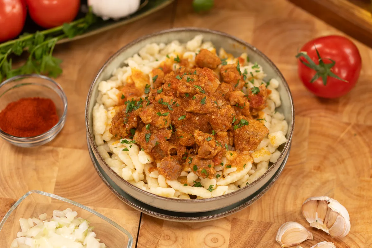 Sertéspörkölt receptje