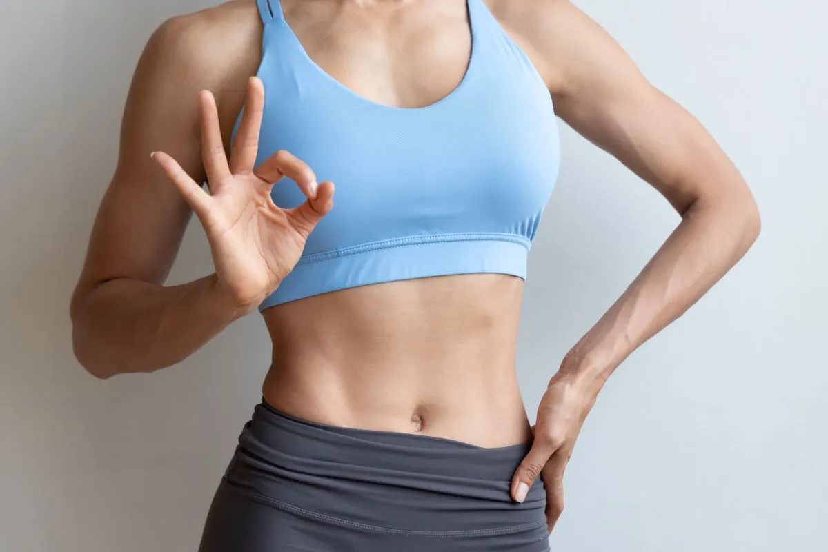 Érdemes kipróbálni az álló hasizomgyakorlatokat