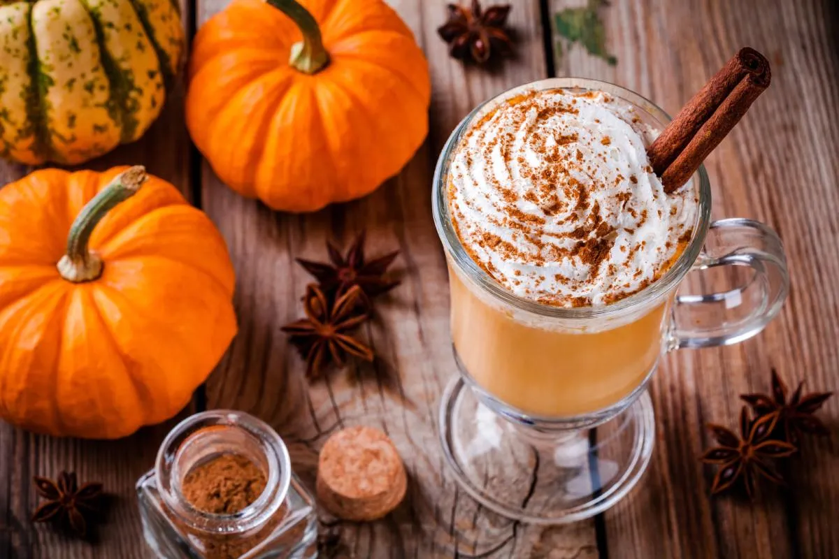 A pumpkin spice latte borsos áron kapható, helyette készítsd el otthon