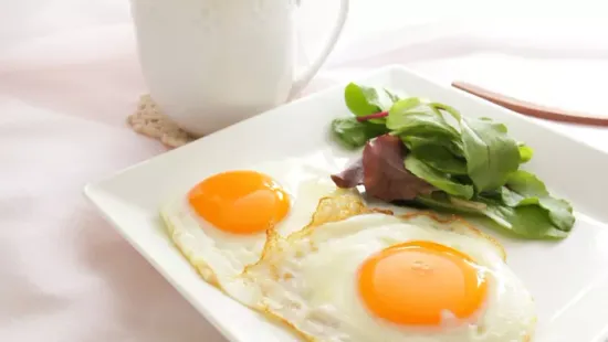 Ettől a titkos hozzávalótól lesz mennyei a tükörtojás