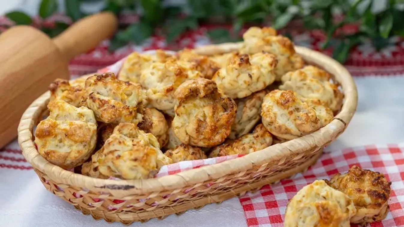 Káposztás pogácsa