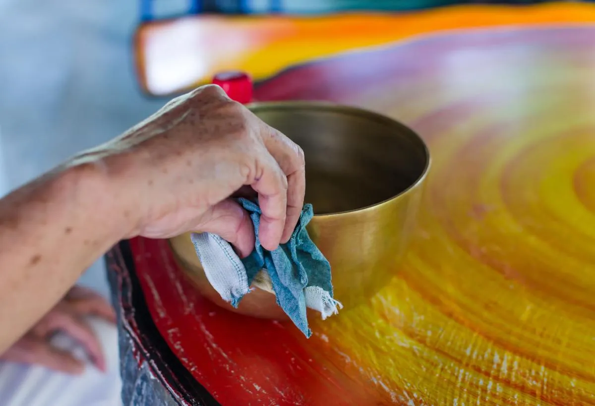 A konyha tisztítása során a rézedények is új életre keltek