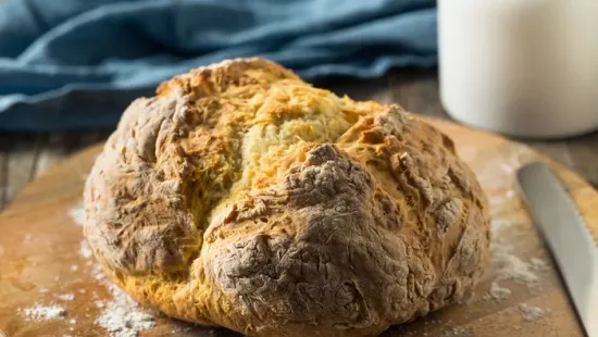 Kelesztés nélkül is készíthető házi kenyér, belül puha lesz, kívül ropogni fog a héja