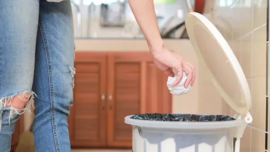 3 zseniális ötlet, amitől a konyhai szemetes tuti tiszta lesz