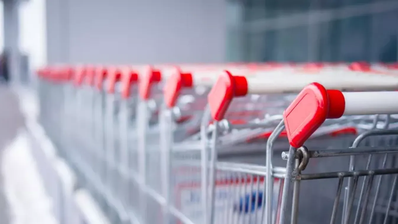 16 részes, teljes szettet árul a Lidl, és máshol háromszor ennyibe kerül