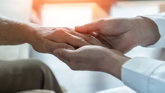 Ezek az Alzheimer-kór tünetek összetéveszthetők a stresszel vagy a kiégéssel