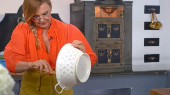 Így készíti Borbás Marcsi a nokedlit - zseniális ez a trükk!