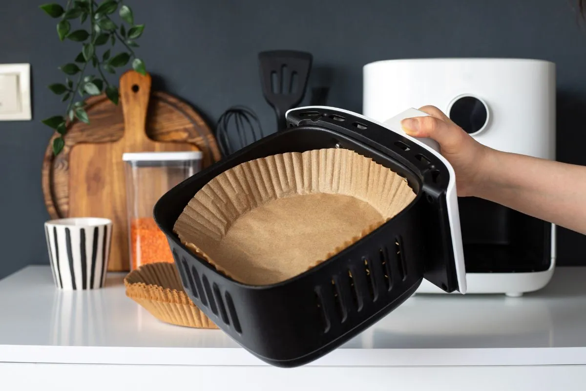 A nagy kérdés: kell az air fryerbe sütőpapír?