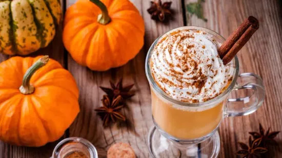 Pumpkin spice latte egyszerűen, házilag – ne fizess érte 2500 forintot a kávézóban!