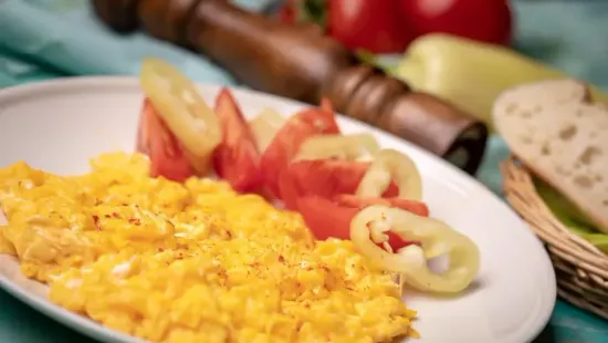 A séf elárulta a titkot: így lesz tökéletes a rántotta!