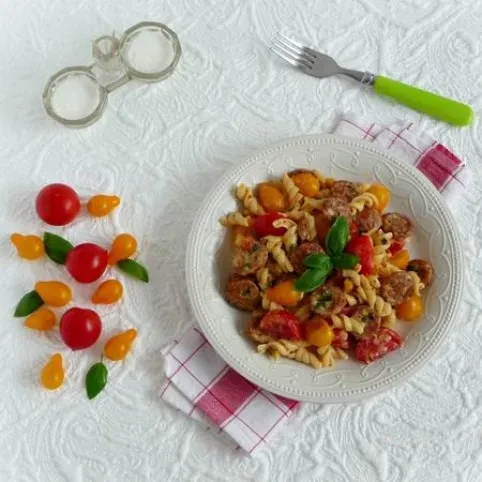 Debrecenis-paradicsomos tésztasaláta