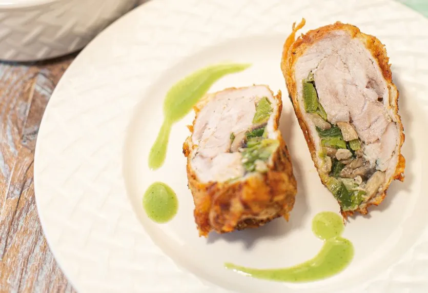 Gombával töltött borzas karaj spenótmártással