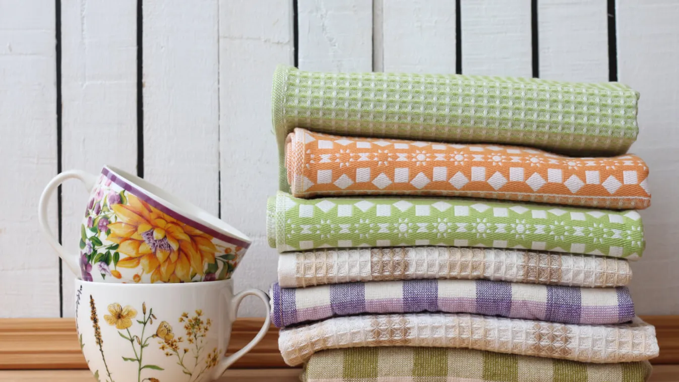 Tedd a vágódeszka alá a konyharuhát és csodát látsz