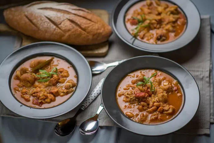 Csülkös-káposztás bableves  recept