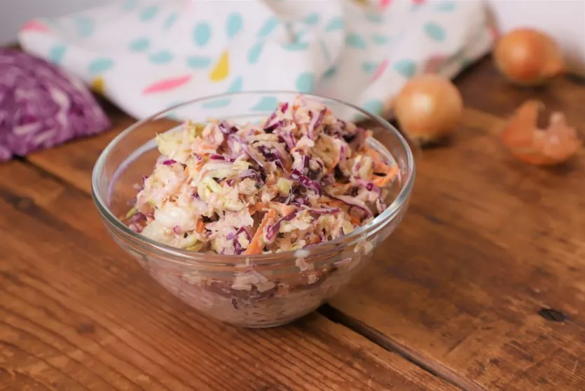 Itt az igazi házi coleslaw, avagy így készül a tökéletes amerikai káposztasaláta