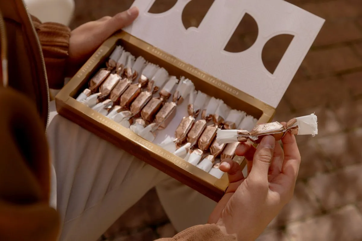 A szaloncukor évszázadok óta díszíti a magyar családok karácsonyfáit