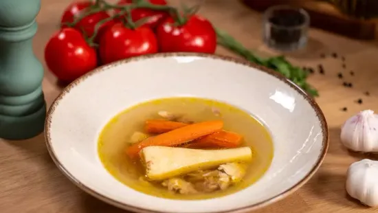 Ez az aranyló húsleves titka, gyógyító hatása lesz az őszi-téli időszakban