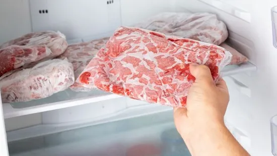 Elfelejtetted kivenni a húst? Ezzel a trükkel pillanatok alatt kiolvaszthatod!