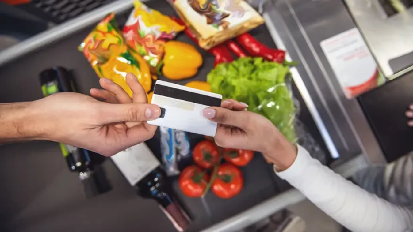 Újabb fizetőeszközt fogadnak el a boltok, sok magyar tárcájában ott lapul ez a kártya