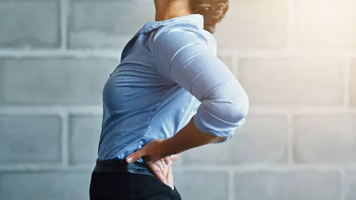 Ez az egyperces gyakorlat csodákat művel a derekaddal, a hátfájás is enyhül tőle