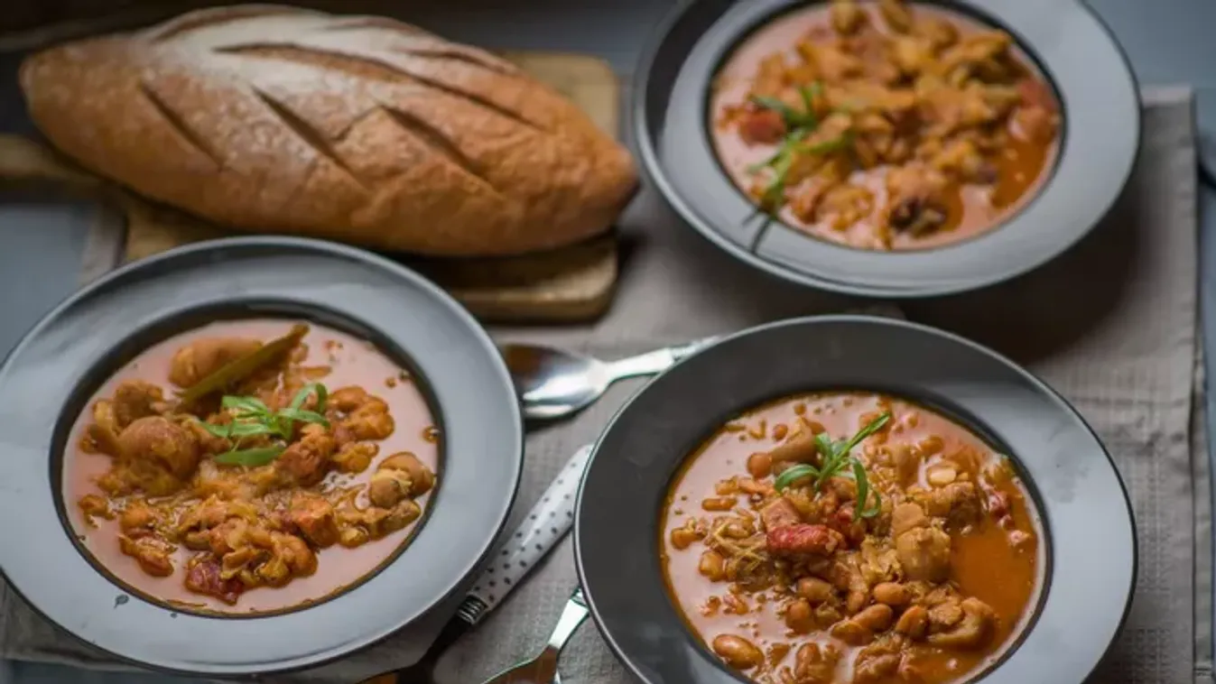 Csülkös-káposztás bableves recept