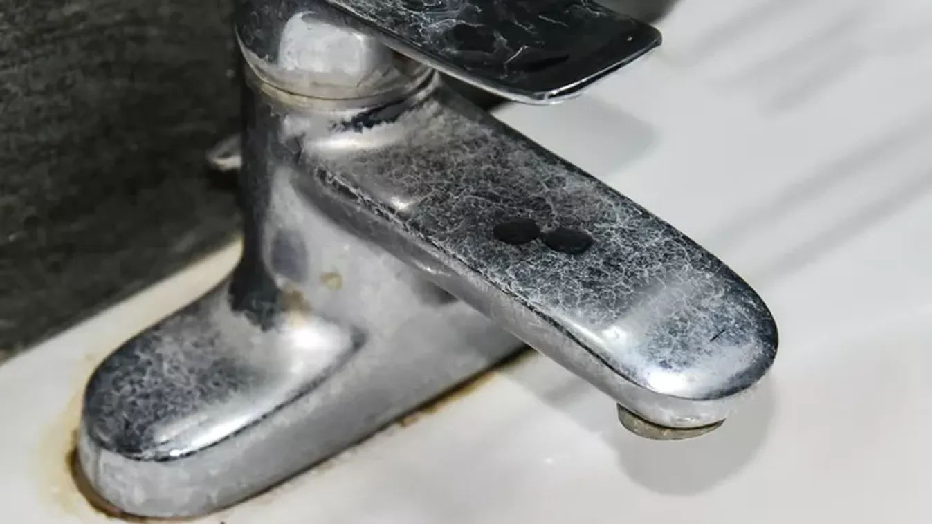 Ettől az egy szertől újra csillogó lesz a vízkőfoltos csaptelep