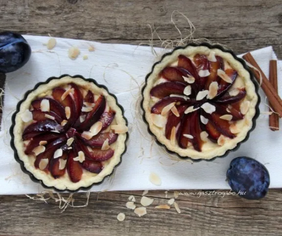 Fahéjas-szilvás tartlet