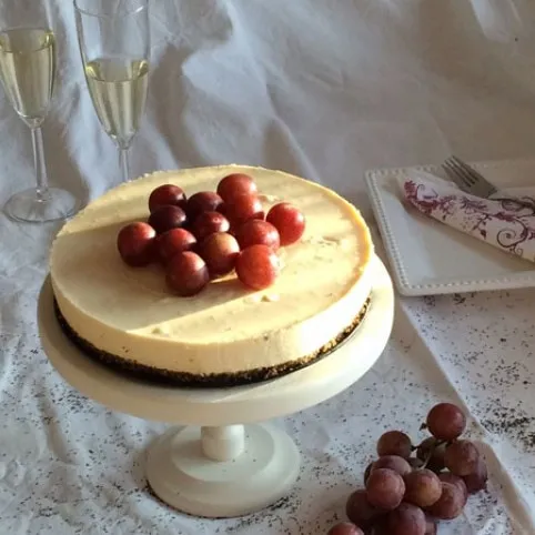 Pezsgőkrémes-mákos sajttorta