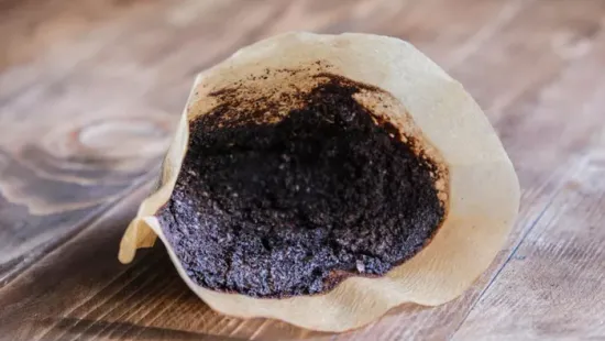 Ezért ne öntsd a lefolyóba a kávézaccot – nagyobb gondot okozhat, mint hinnéd