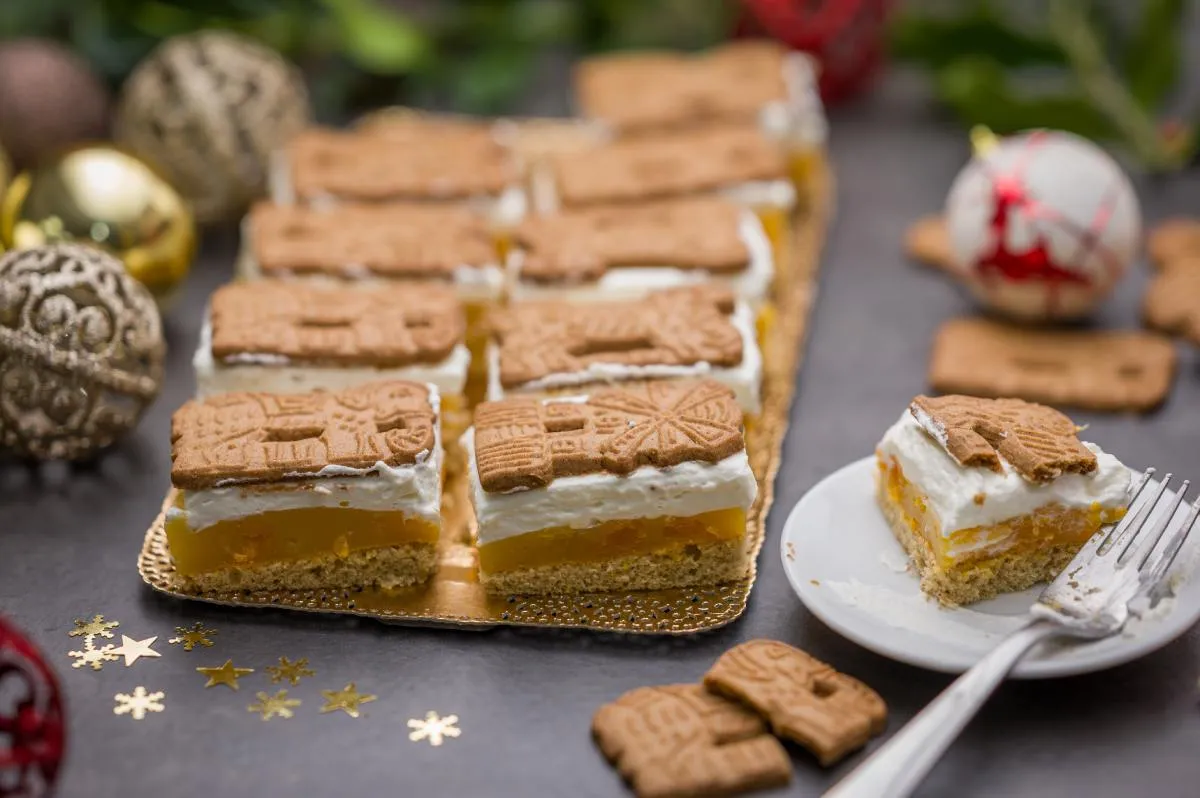 Spekulatius-szelet tányéron