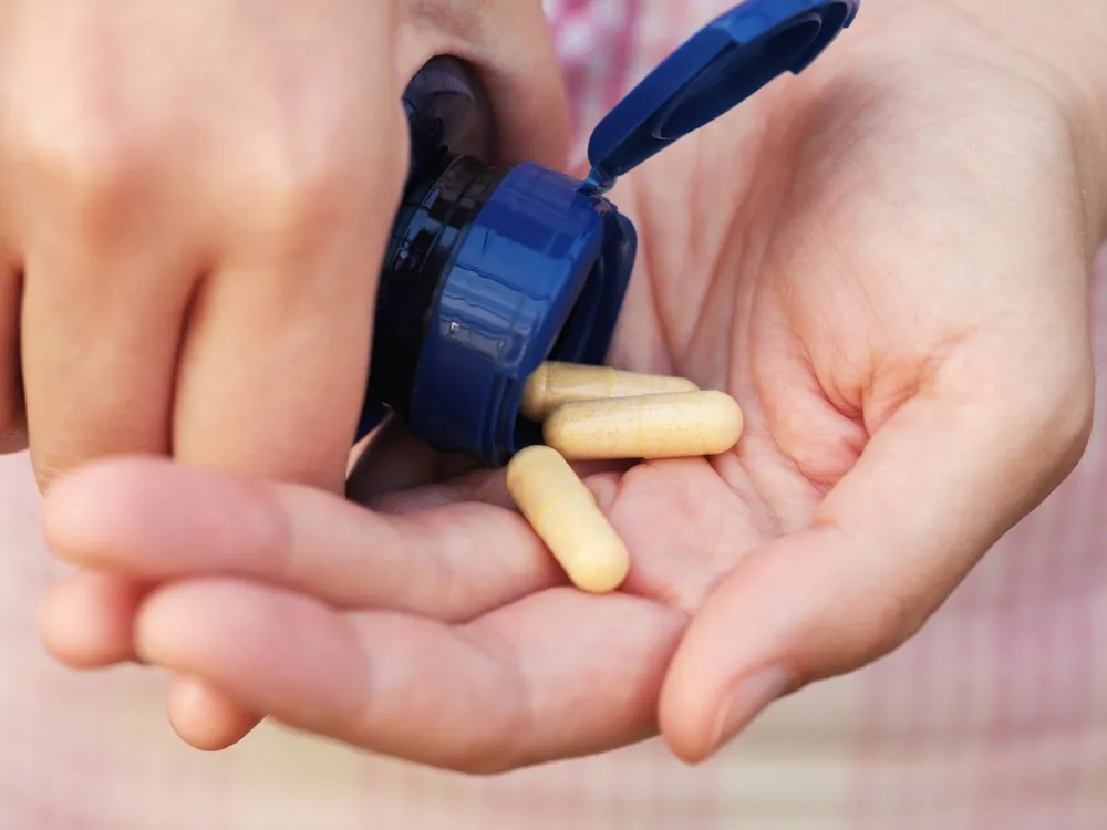 A szervezet egészséges működéséhez szükség van B12-vitaminra is, amit a megfelelő étrenddel biztosíthatunk. De akár túl is adagolhatjuk