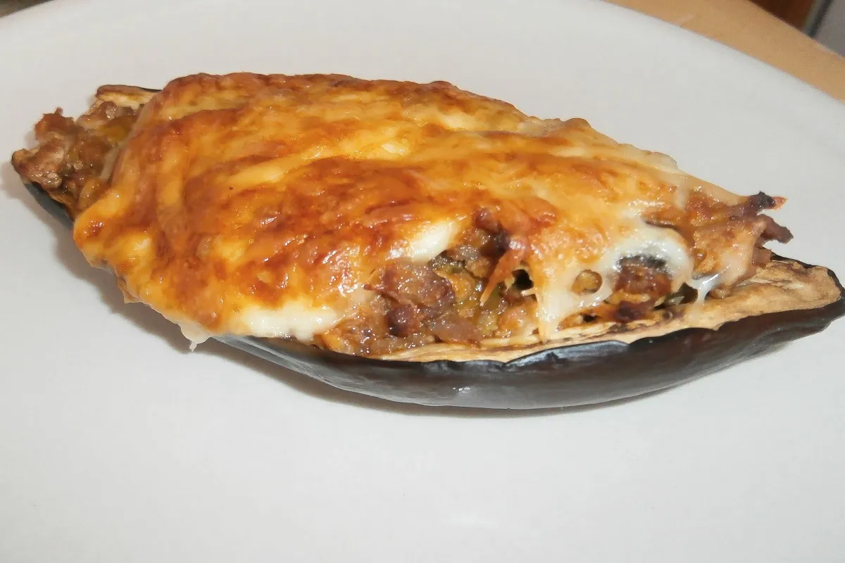 Darált hússal töltött padlizsán