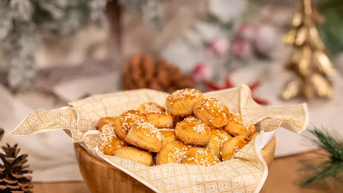 Sós vendégváró karácsonyra: a nagyi konyhájának hangulatát idézi ez a túrós pogácsa