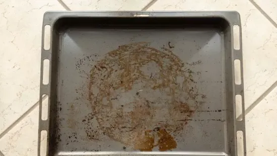 Nem kell vegyszer: ezekkel a trükkökkel új életre kel a használt tepsi