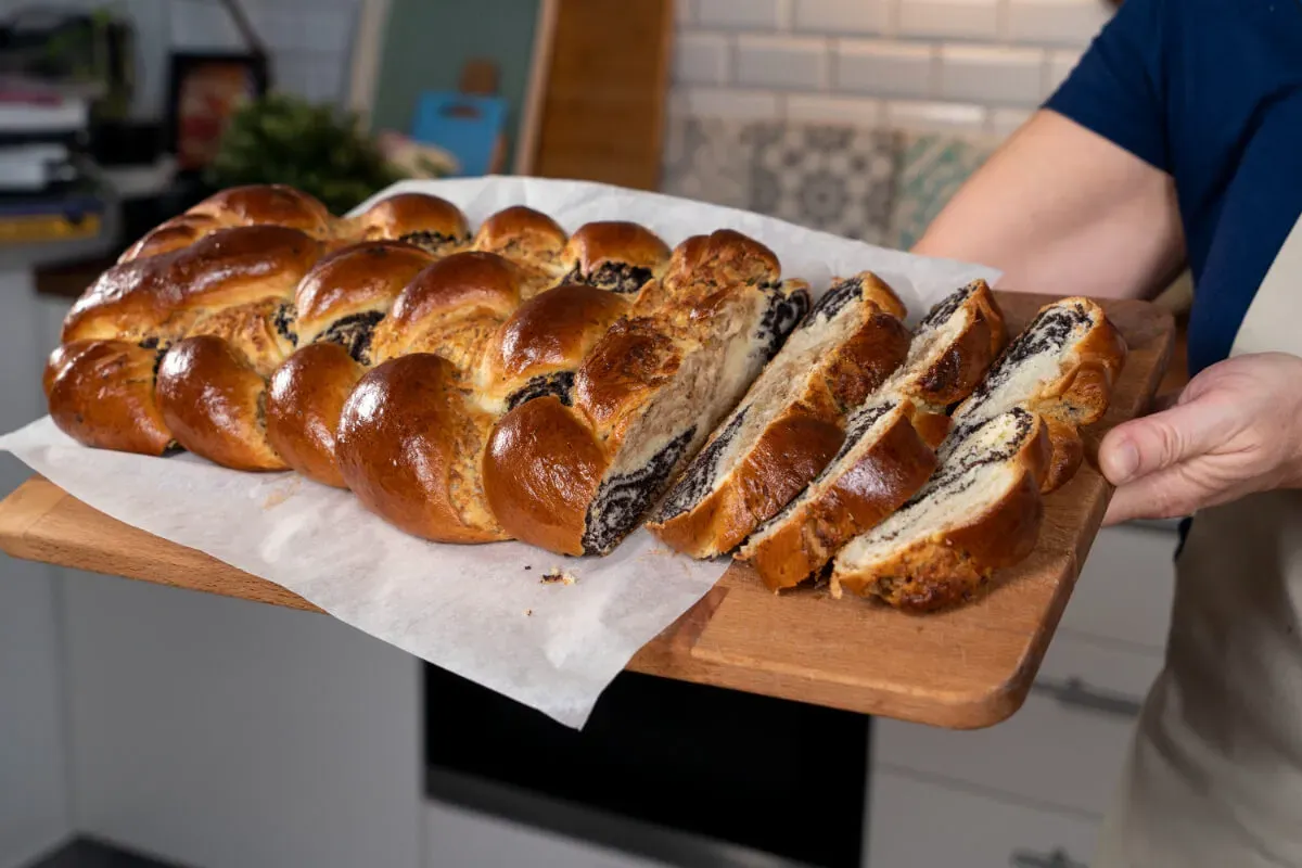 Adventi fonott kalács, amelyet bejgli helyett készítettünk