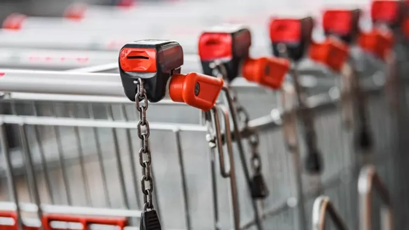 Az év utolsó bevásárlásai: így lesznek nyitva az üzletek szilveszterkor és újév napján