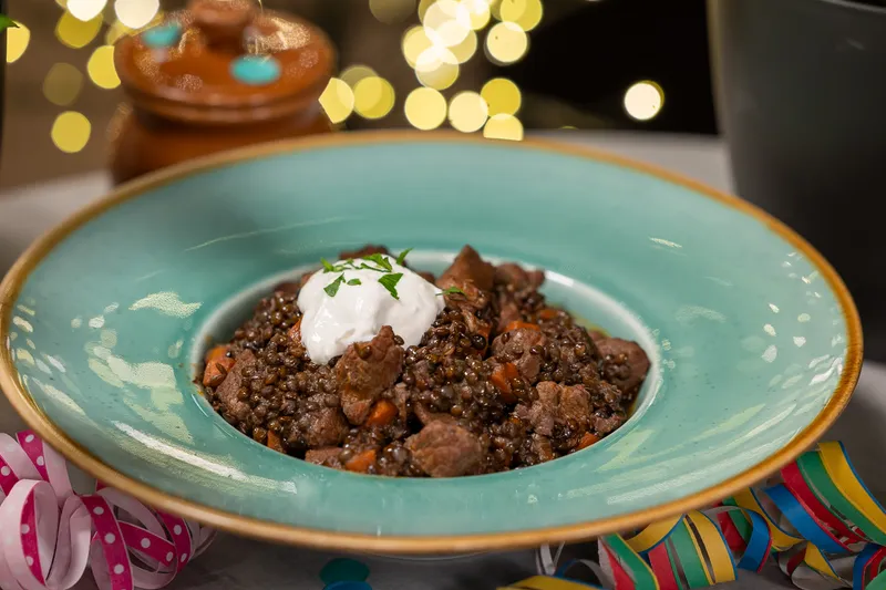 Fekete lencsés sertésragu 