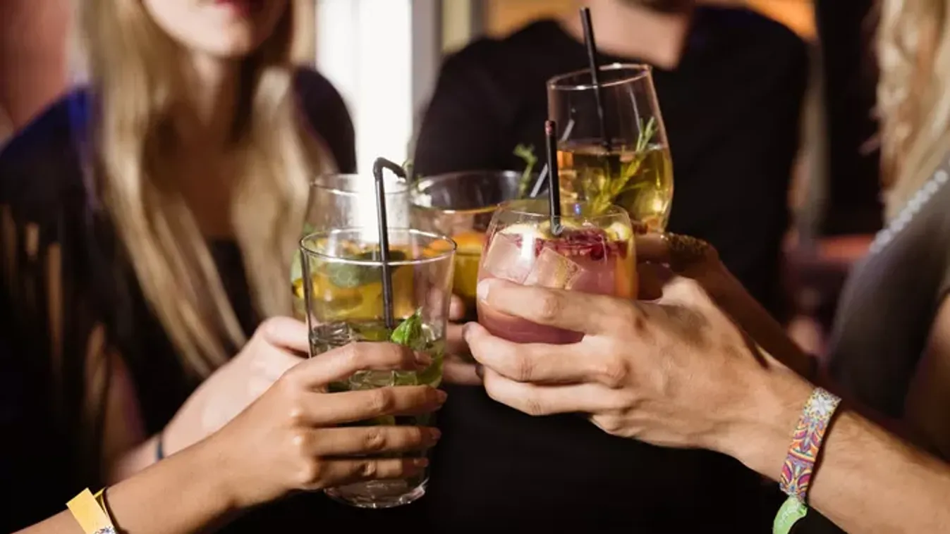 Kreatív és elegáns alkoholmentes italok az ünnepi asztalra