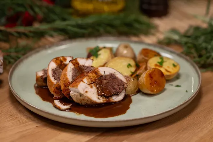 Libamájjal töltött pulykamell rozmaringos sült burgonyával  recept
