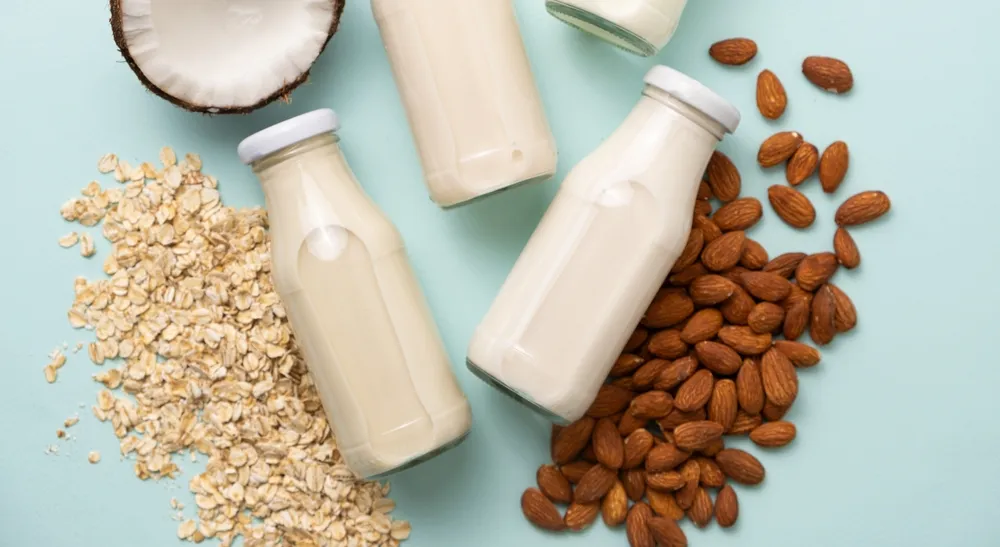 A mandulaital túl híg, a kókuszvíz pedig gyakorlatilag víz. A zabital ezzel szemben enyhén sűrít, jól bírja a hőkezelést, és nem csapódik ki, a mentes főzelékekhez, levesekhez tökéletes választás 