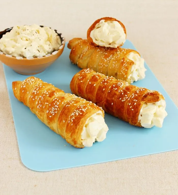 Tojássaláta tésztatölcsérben