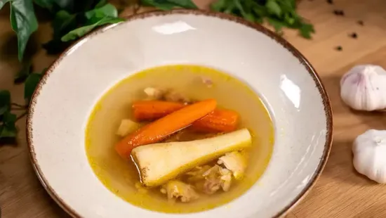 Soha nem találnád ki, mi került régen a húslevesbe – pedig zseniális trükk!