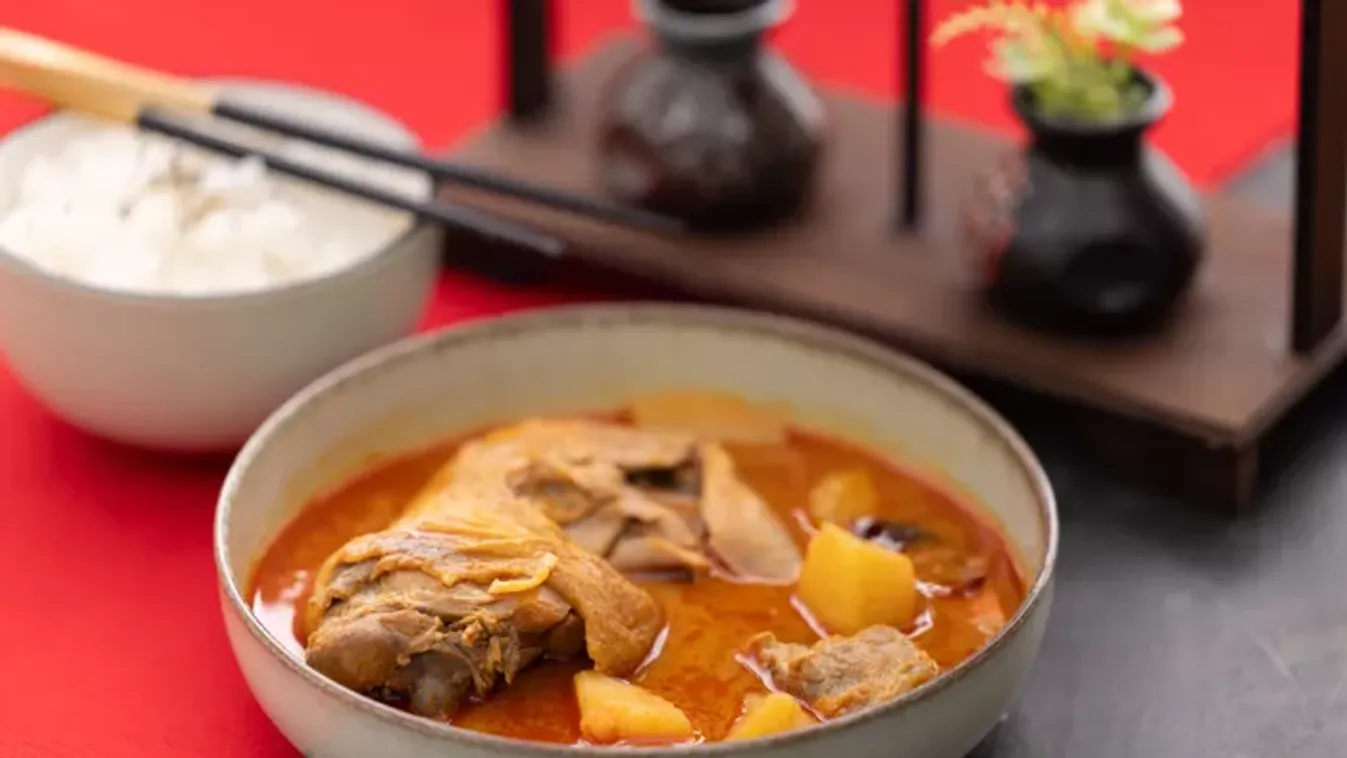 Thai csirke curry (Massaman Gai)